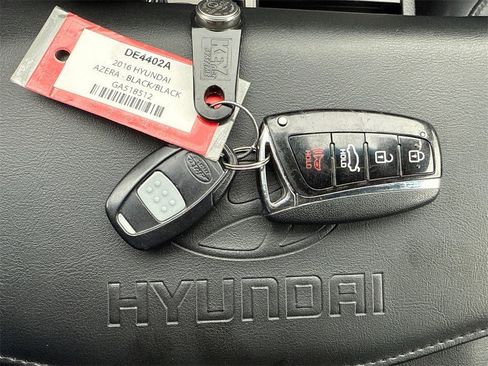 Used 2016 Hyundai Azera image 3