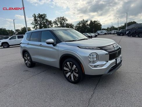 Used 2025 Mitsubishi Outlander SE AWD/4WD image 9