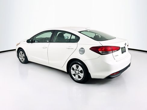 Used 2017 Kia Forte LX FWD image 5