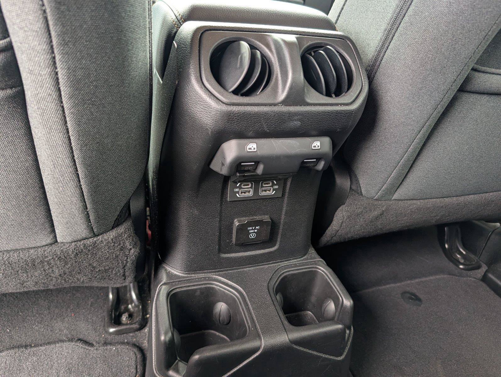 Used 2025 Jeep Wrangler Unlimited Sahara AWD/4WD image 29