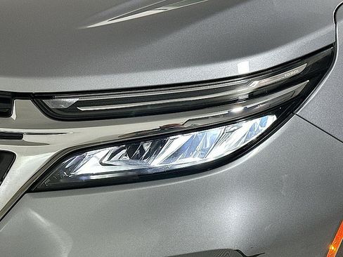 Used 2023 Chevrolet Equinox LT FWD image 24