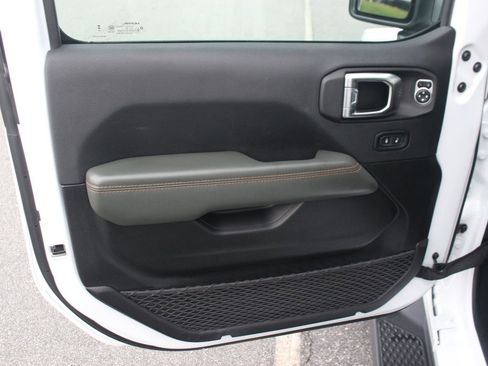 Used 2024 Jeep Gladiator Mojave image 14