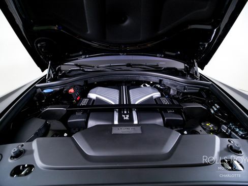 Used 2024 Rolls-Royce Cullinan image 39