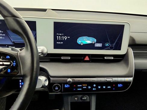 Used 2023 Hyundai Ioniq 5 Limited image 16
