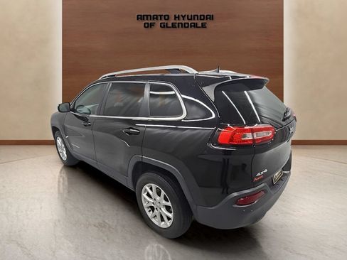 Used 2017 Jeep Cherokee Latitude w/ Safety/Convenience Group AWD/4WD image 4