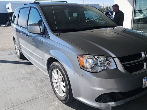 Used 2015 Dodge Grand Caravan SXT image 4