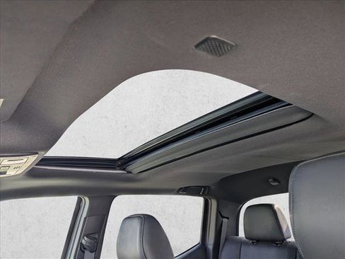 Used 2020 Toyota Tacoma Limited image 15