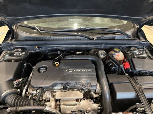 Used 2016 Chevrolet Malibu LT FWD image 11