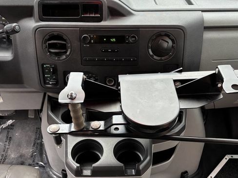 Used 2011 Ford E-250 and Econoline 250 Extended w/ PWR Group image 28