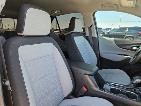 Used 2022 Chevrolet Equinox LS w/ LS Convenience Package image 30