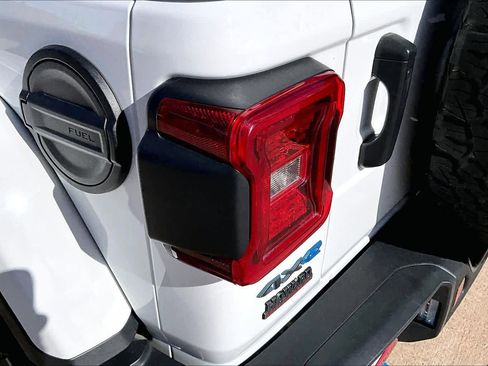 Used 2022 Jeep Wrangler Unlimited Rubicon 4xe w/ Steel Bumper Group image 29