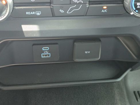 Used 2021 Ford F150 XLT AWD/4WD image 31