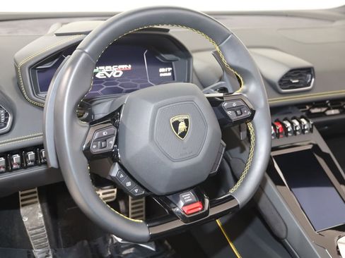 Used 2023 Lamborghini Huracan EVO image 7