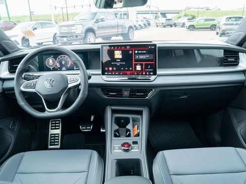 New 2026 Volkswagen Tiguan SE R-Line image 30