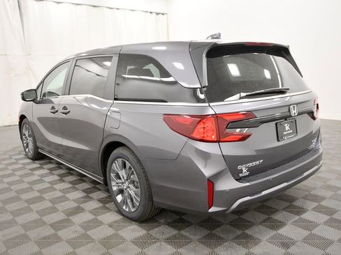 New 2026 Honda Odyssey Touring image 5