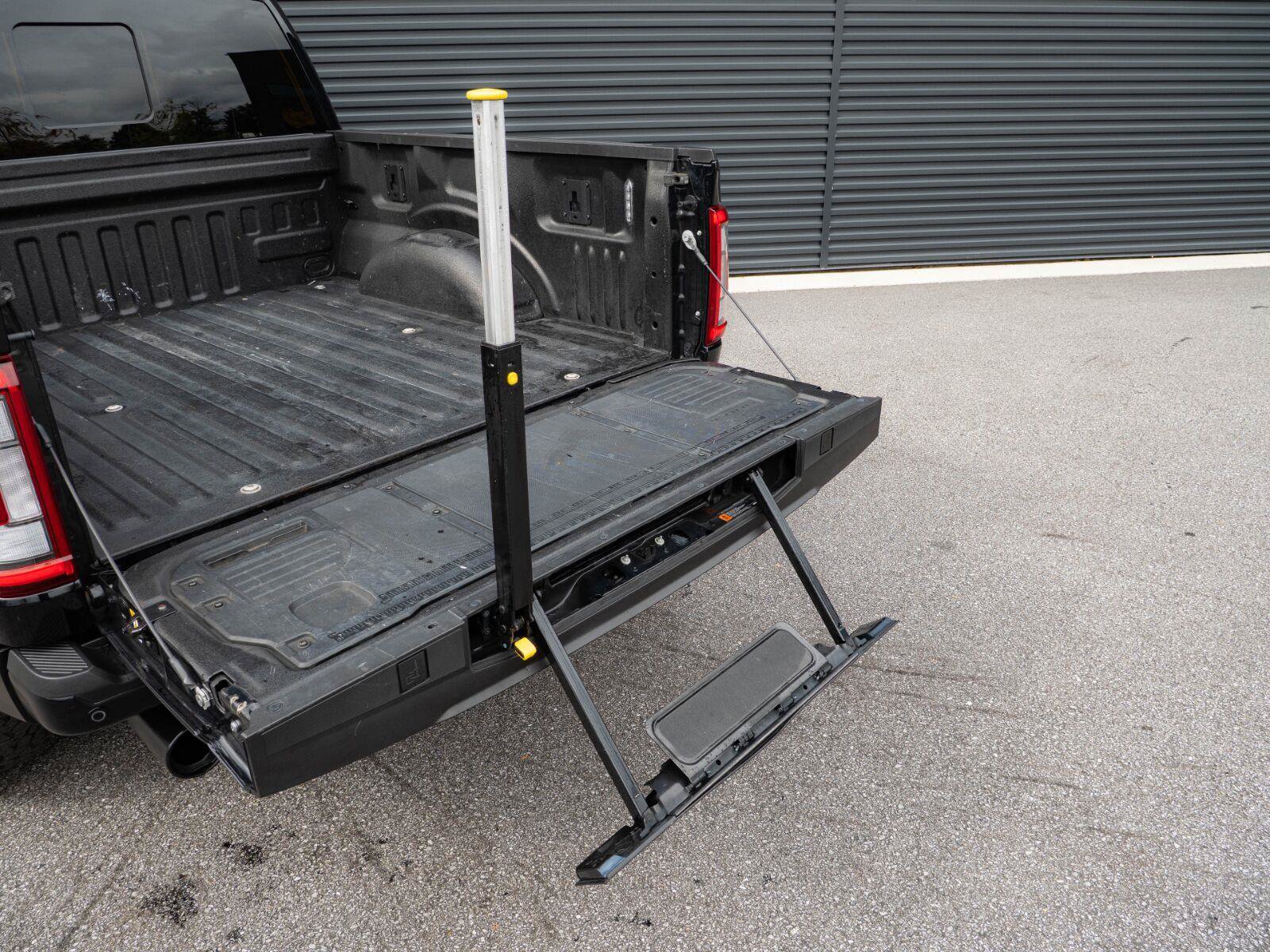 Used 2023 Ford F150 Raptor w/ Equipment Group 802A Raptor R AWD/4WD image 32