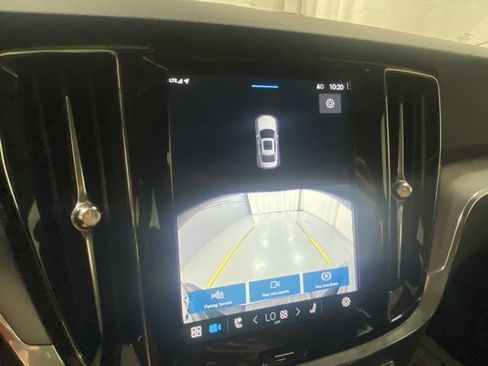 Certified 2025 Volvo S60 B5 Core image 24