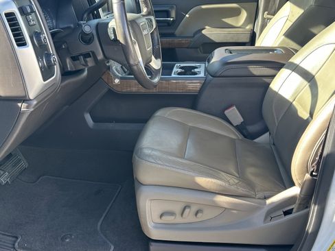 Used 2017 GMC Sierra 1500 SLT w/ SLT Premium Package image 9