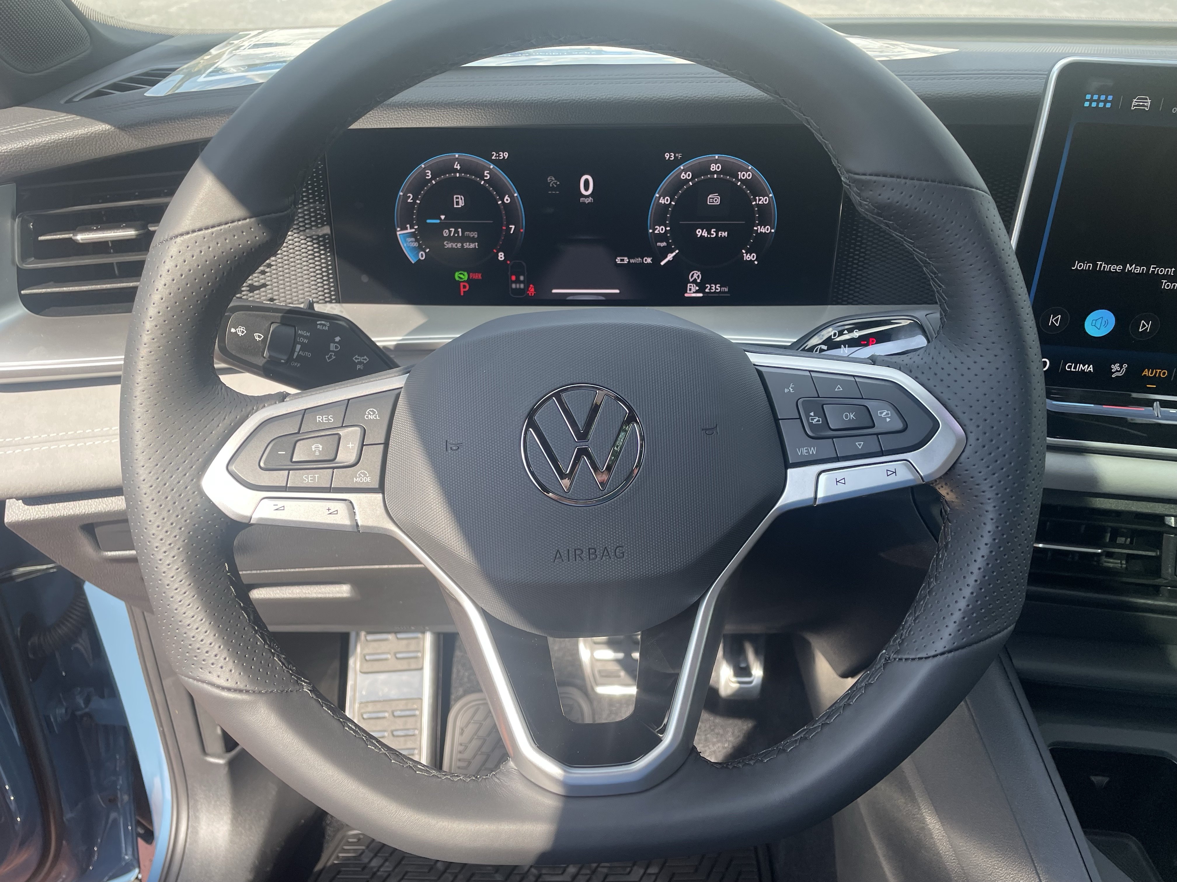 New 2026 Volkswagen Tiguan SE R-Line FWD image 18