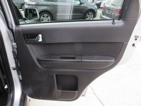 Used 2011 Ford Escape Limited w/ 302A Rapid Spec Order Code image 26