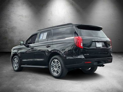 Certified 2025 Ford Expedition Active AWD/4WD image 4