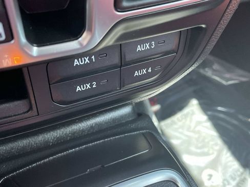 Used 2022 Jeep Wrangler Unlimited Sport AWD/4WD image 38