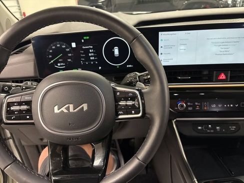 Used 2025 Kia Carnival SX Prestige FWD image 15