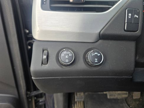 Used 2018 GMC Yukon SLE image 20