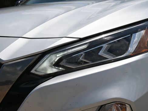 Used 2019 Nissan Altima 2.5 SR w/ SR Premium Package FWD image 26