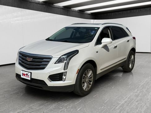 Used 2017 Cadillac XT5 Luxury w/ Driver Awareness Package AWD/4WD image 1