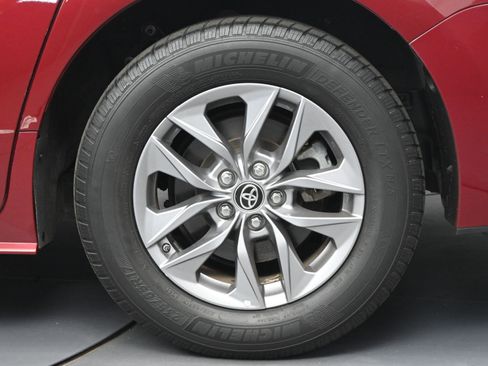 Used 2021 Toyota Sienna LE image 22