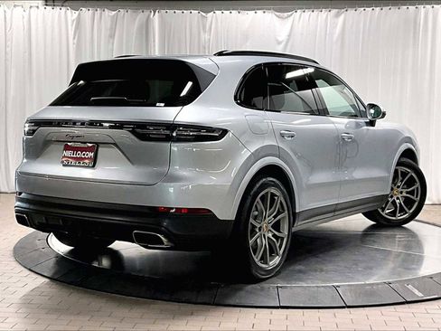 Used 2023 Porsche Cayenne image 9