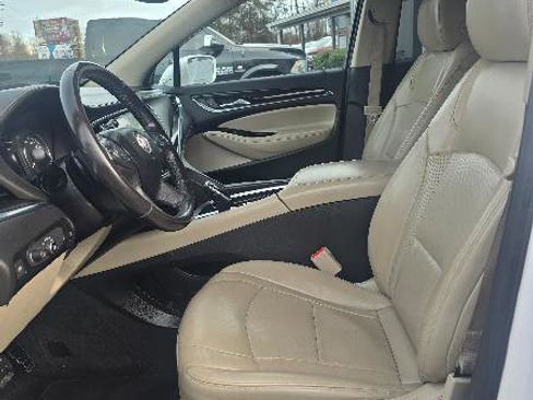 Used 2020 Buick Enclave Essence image 8