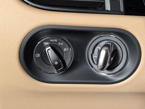 New 2026 Porsche Macan image 33