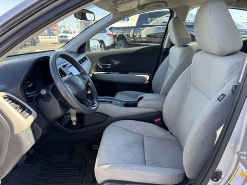 Used 2019 Honda HR-V LX image 26