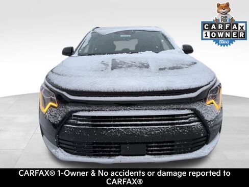 Used 2023 Kia Niro EX image 4