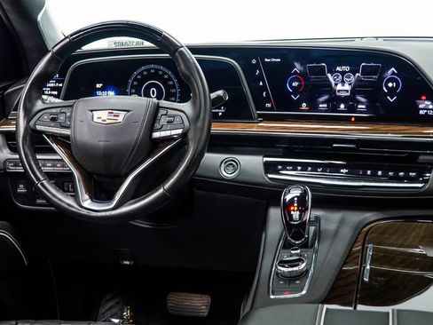 Used 2024 Cadillac Escalade ESV Premium Luxury Platinum AWD/4WD image 17