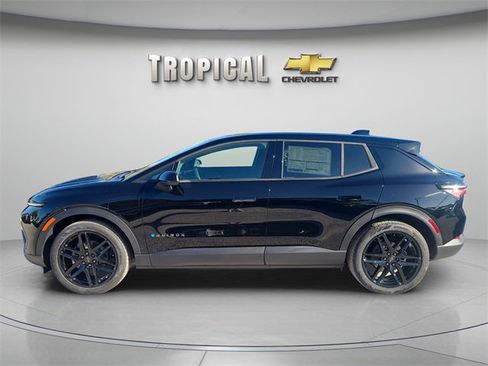 New 2026 Chevrolet Equinox EV LT image 2