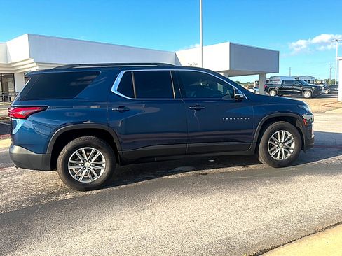 Used 2023 Chevrolet Traverse LT FWD image 4