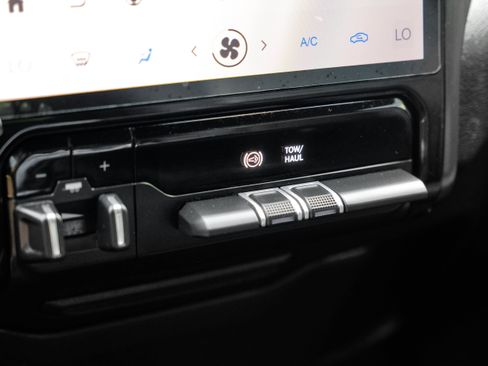 Used 2021 RAM 2500 Big Horn AWD/4WD image 25