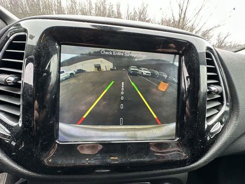 Used 2018 Jeep Compass Limited w/ Navigation Group image 27