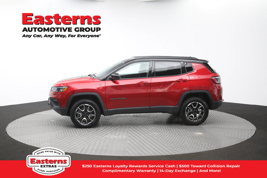 Used 2025 Jeep Compass Trailhawk AWD/4WD image 61