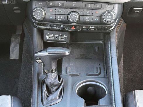 Used 2022 Dodge Durango R/T w/ Blacktop Package AWD/4WD image 22
