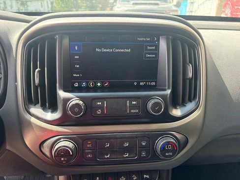 Used 2022 Chevrolet Colorado Z71 w/ Z71 Midnight Edition AWD/4WD image 19