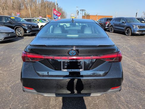 Used 2022 Toyota Avalon XSE image 6