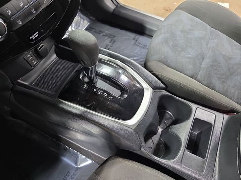 Used 2016 Nissan Rogue S image 23