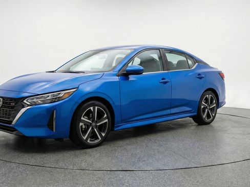Used 2025 Nissan Sentra SV FWD image 3