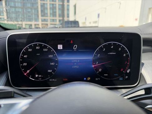 Used 2023 Mercedes-Benz GLC 300 4MATIC image 29