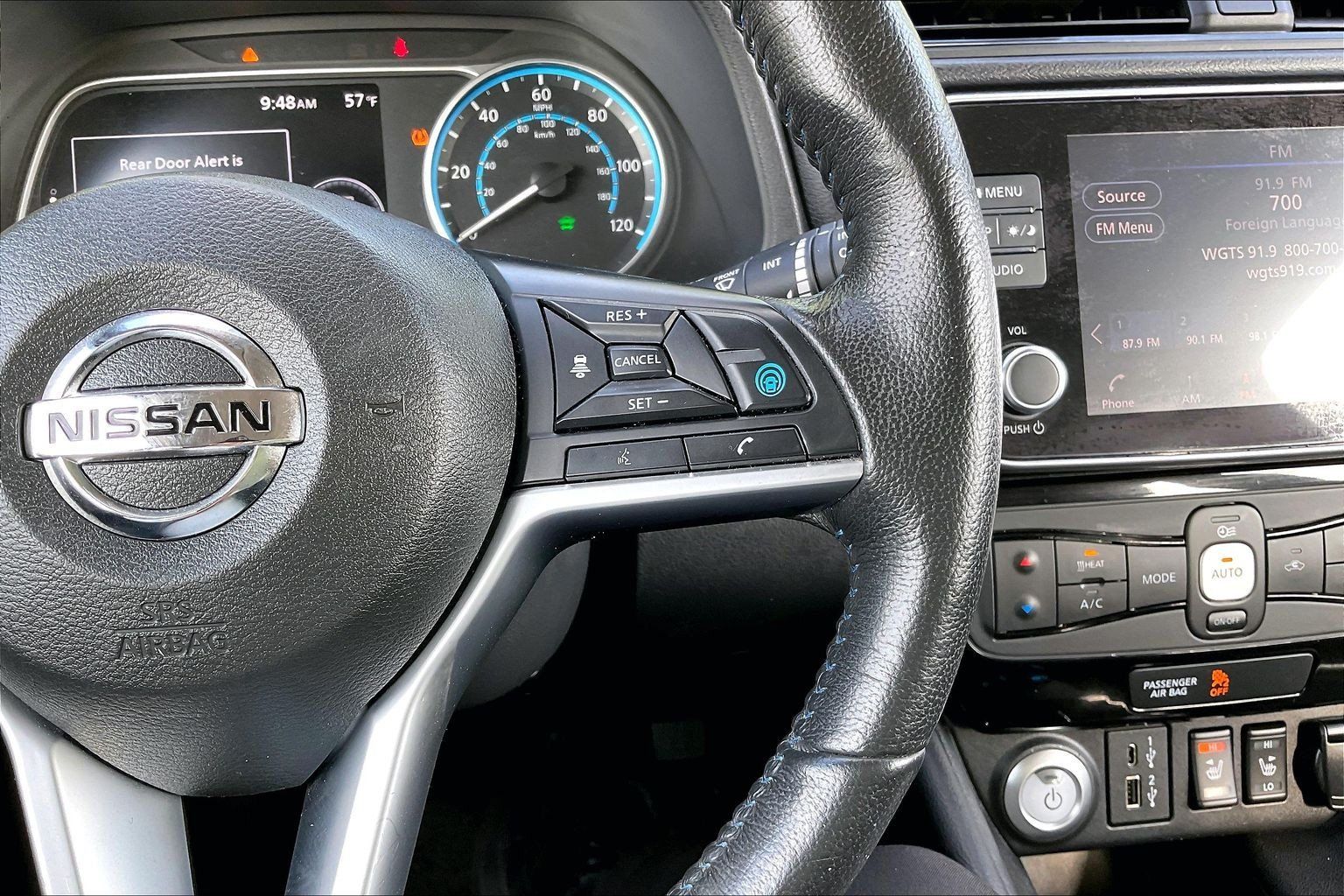 Used 2022 Nissan Leaf SV w/ SV Technology Package FWD image 19