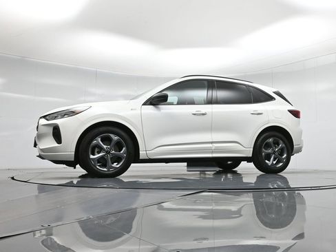 Certified 2024 Ford Escape ST-Line w/ Equipment Group 301A image 8